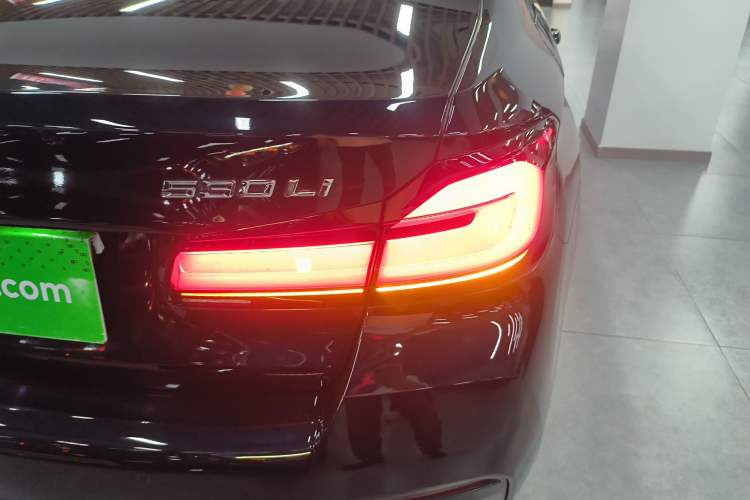 Used BMW 5 Series 2023 530Li Leading Model M Sport Package Exterior 3