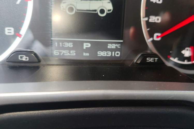 Used Geely Auto Emgrand X7 Sport 2018 1.8TD Automatic Two-Wheel Drive Zhiya Model Odometer Close Up