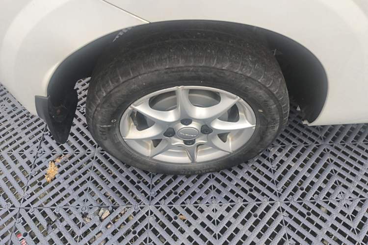 Used Roewe Clever 2022 311km QiQi BoBo Edition Right Rear Wheel Hub