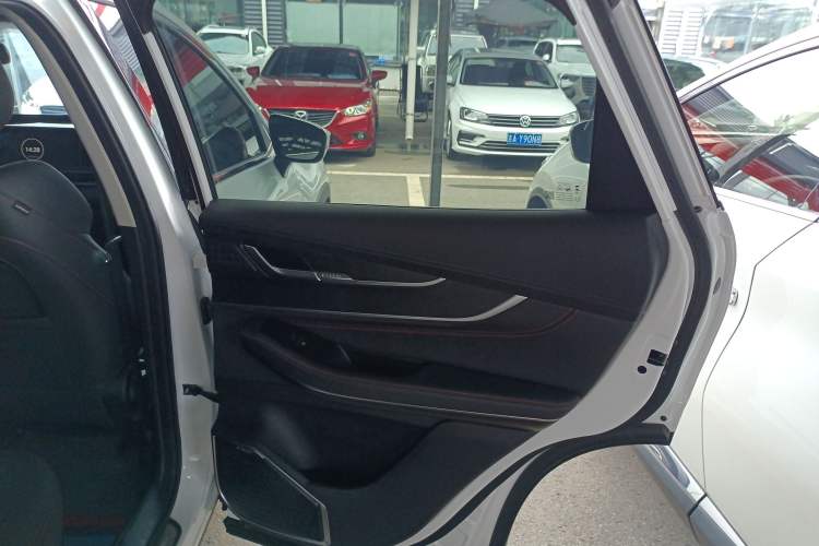 Used EXEED Zhuifeng 2022 Chasing the Waves Edition 1.5T CVT Good Things Peanut Edition