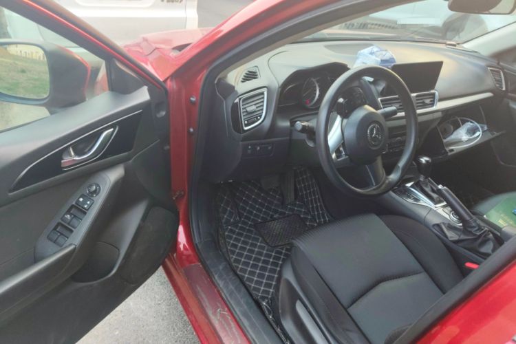 Used Mazda Mazda 3 Axela 2014 Sedan 1.5L Automatic Luxury Model
