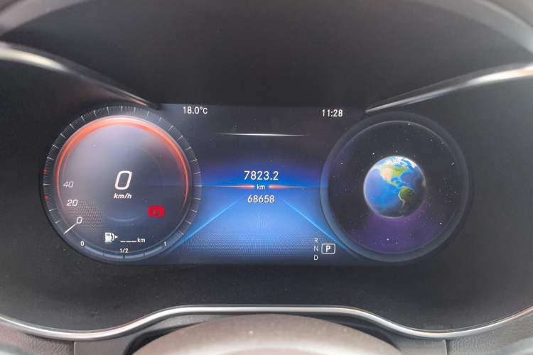 Used Mercedes-Benz GLC 2022 Refreshed GLC 300 L 4MATIC Dynamic Edition Odometer Close Up