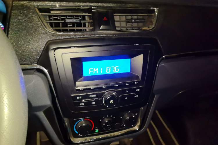 Used Jinbei Hiace X30 2021 1.5L Wealthy Single-Steaming Air-Conditioned Version Bus China VI Standard SWC15M
