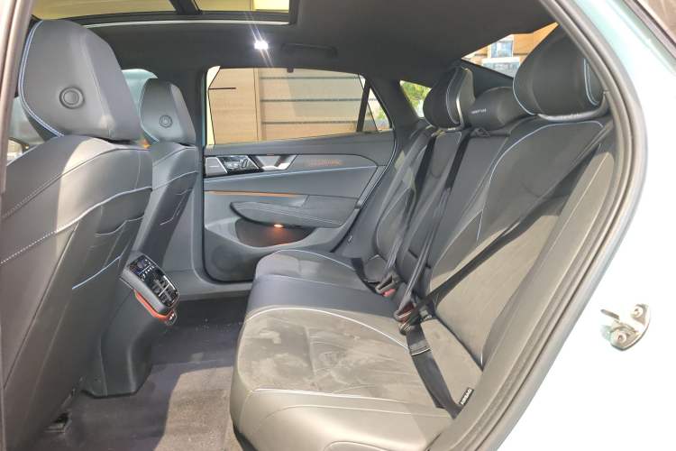 Used Volkswagen Passat 2025 Pro 380TSI Starry Dragon Luxury Edition
