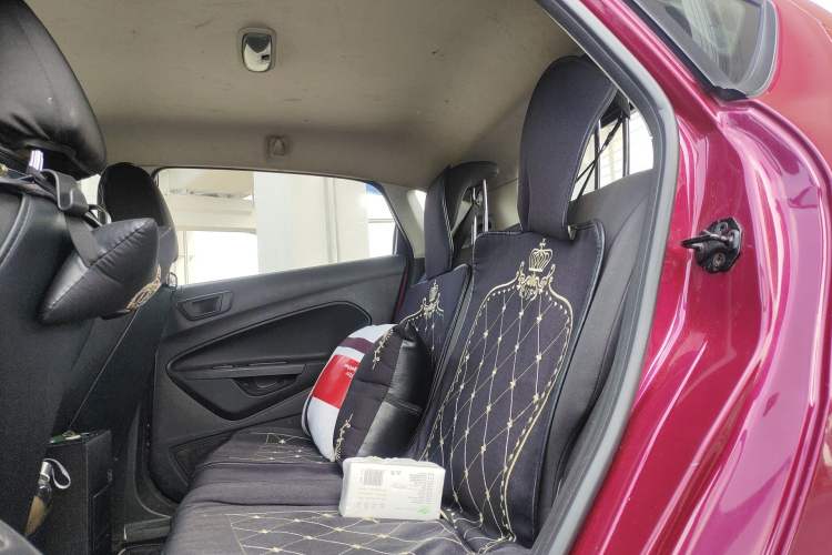 Used Ford Fiesta 2013 Hatchback 1.5L Manual Fashion Edition
