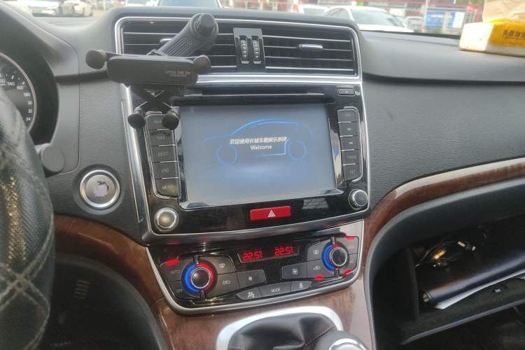 Used Haval H6 2015 Revised Version Sport Edition 1.5T Manual Transmission Two-Wheel Drive Elite Grade