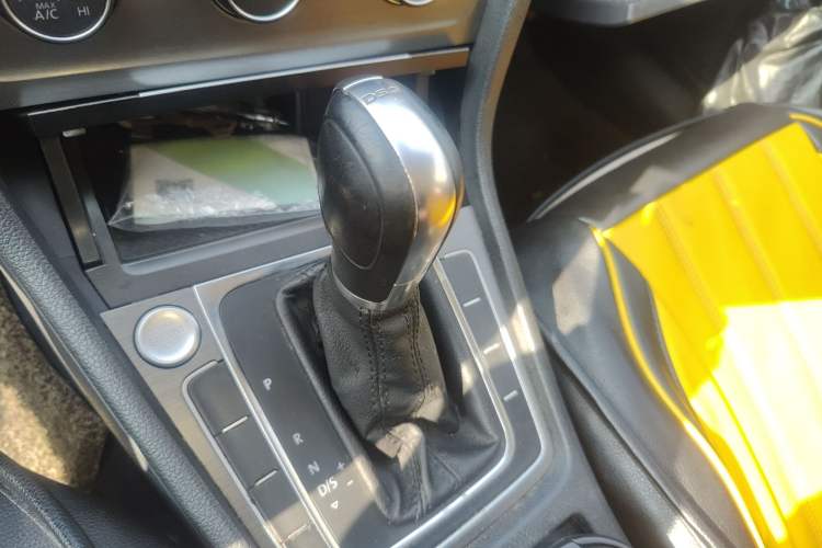 Used Volkswagen Golf 2016 230TSI Automatic Luxury Version
