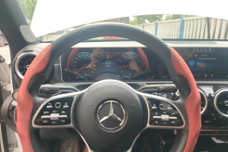 Used Mercedes-Benz A-Class 2020 Facelift A 180 L Sport Sedan Special Configuration
