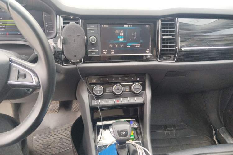 Used Skoda Kodiaq 2019 Facelifted TSI330 5-Seater Two-Wheel-Drive Luxury Enjoyment Edition China VI Standard Audio And AC Panel