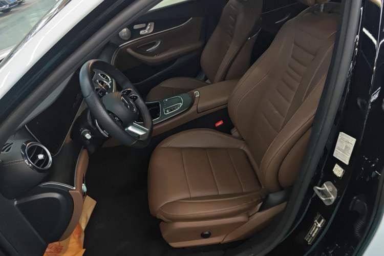 Used Mercedes-Benz E-Class New Energy 2022 Restyled E 350 e L Plug-in Hybrid Sports Sedan Left Front Seat