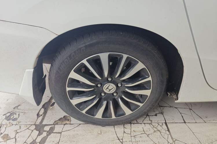 Used Honda Crider 2015 1.8L automatic luxury edition
