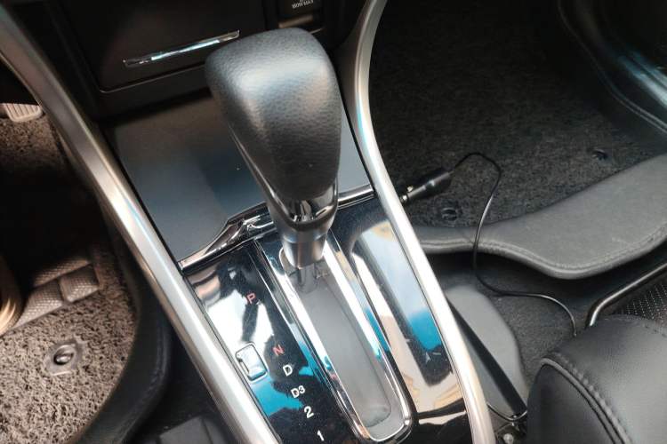 Used Honda Crider 2015 1.8L automatic luxury edition
