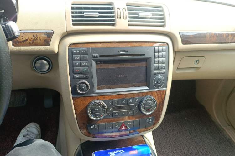 Used Mercedes-Benz R-Class 2010 R 350 L 4MATIC