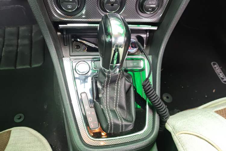 Used Volkswagen Cross Lavida 2014 1.6L Automatic Gear Lever