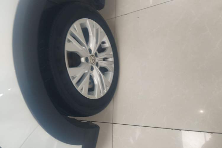 Used Volkswagen C-TREK 2018 1.5L Automatic Comfort Model Left Front Wheel Hub