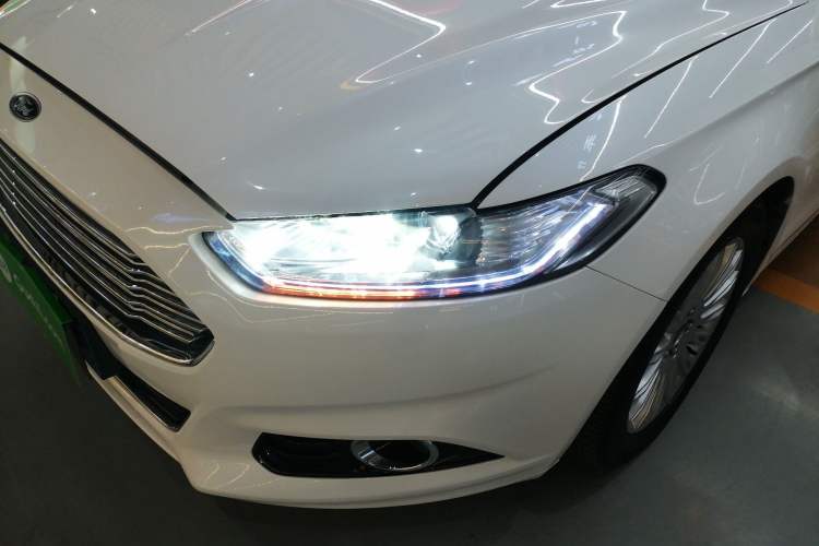 Used Ford Mondeo 2013 2.0L GTDi 200 Fashion Edition Left Front Headlight