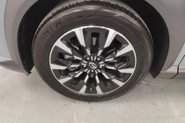 Used GAC Trumpchi EMKOO 2022 1.5T Supernova Max Edition Left Front Wheel Hub
