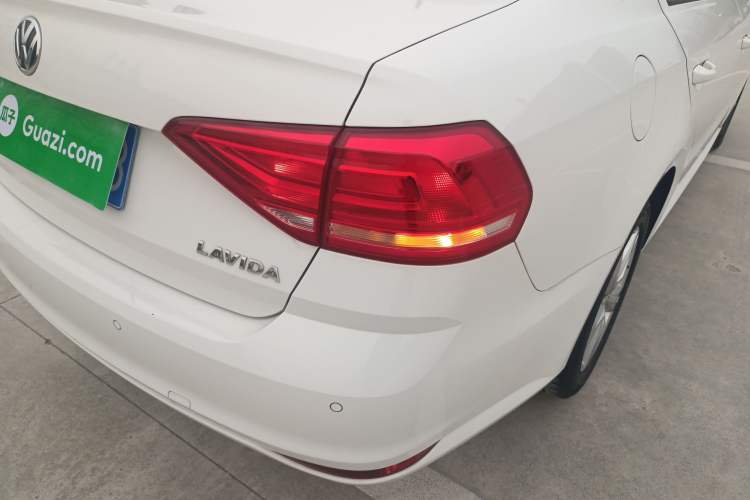 Used Volkswagen Lavida 2017 1.6L Automatic Fashion Edition
