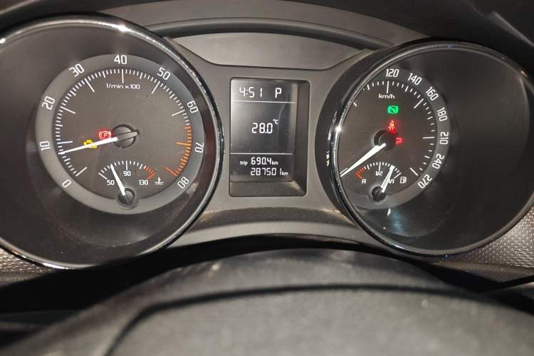 Ojetý Skoda Superb 2012 1.4TSI DSG Zhiya Edition