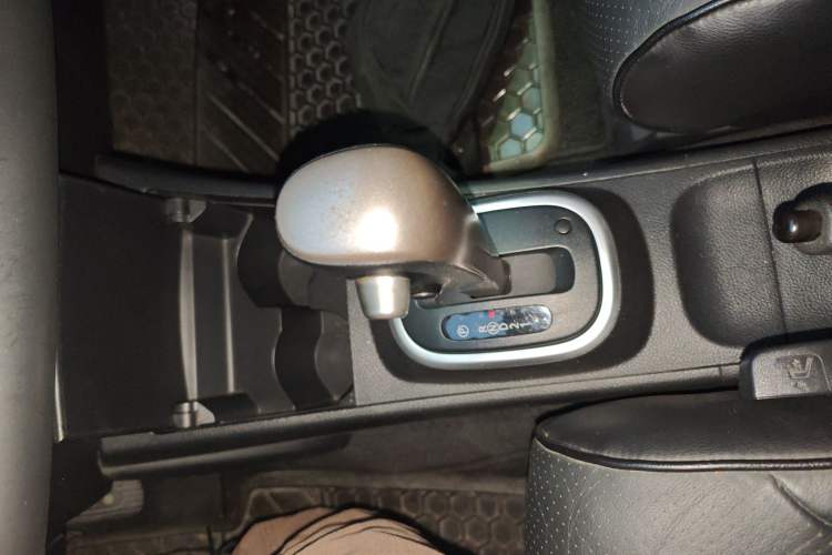 Used Nissan Tiida 2006 1.6 GE AT Gear Lever