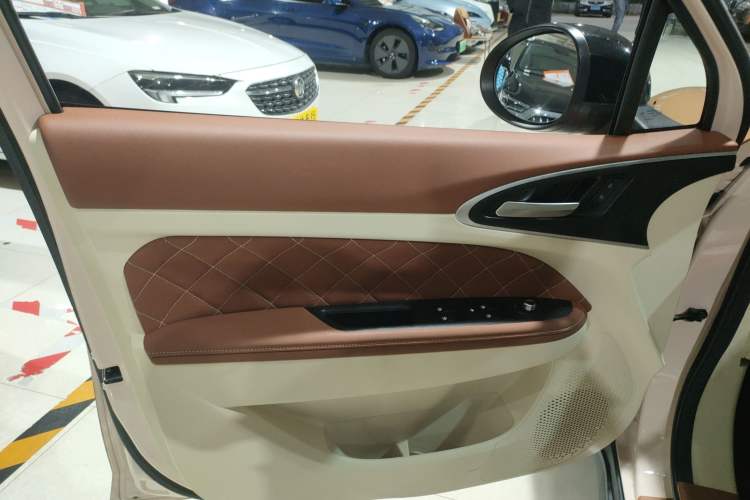 Used ORA Good Cat 2023 401 km Standard Range Prestige Version Lithium Iron Phosphate