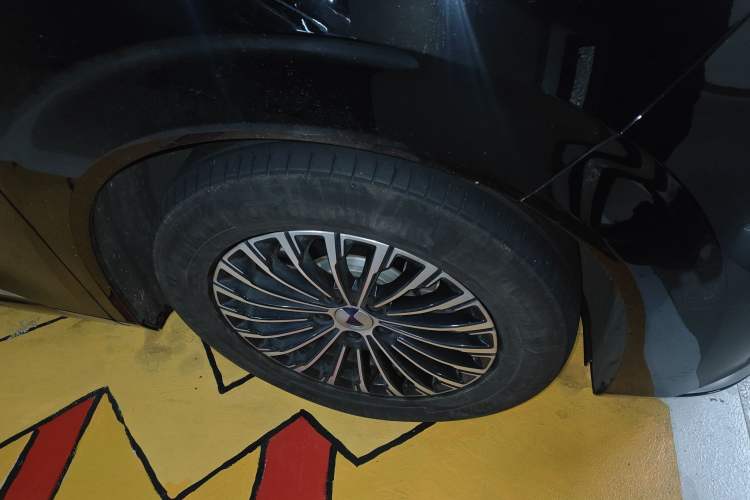 Used Denza D9 2022 DM-i 970 Four-Wheel Drive Prestige Model