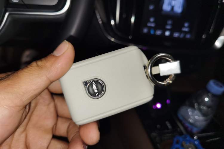 Used Volvo S60 New Energy 2024 T8 All-Wheel Drive Long-Range Zhiyi Luxury Edition