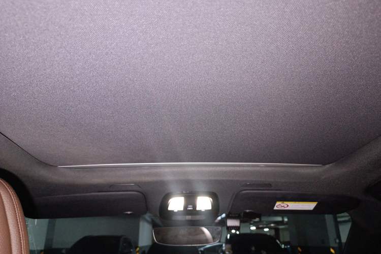 Used Volvo XC60 New Energy 2023 T8 Plug-in Hybrid Long-Range All-Wheel Drive Smart Luxury Edition Headliner