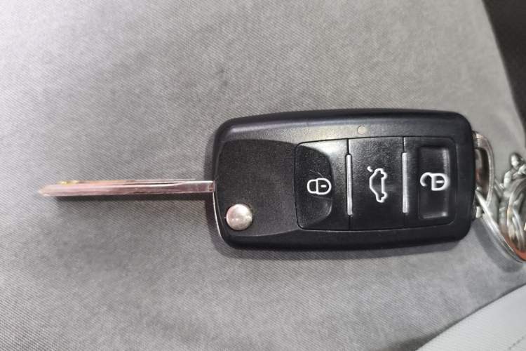 Used Geely Auto Vision X1 2017 1.3L Automatic Player Edition Vehicle Key