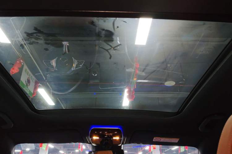 Used Mercedes-Benz GLC 2023 Facelift GLC 260 L 4MATIC Dynamic Version 5 Seats Headliner