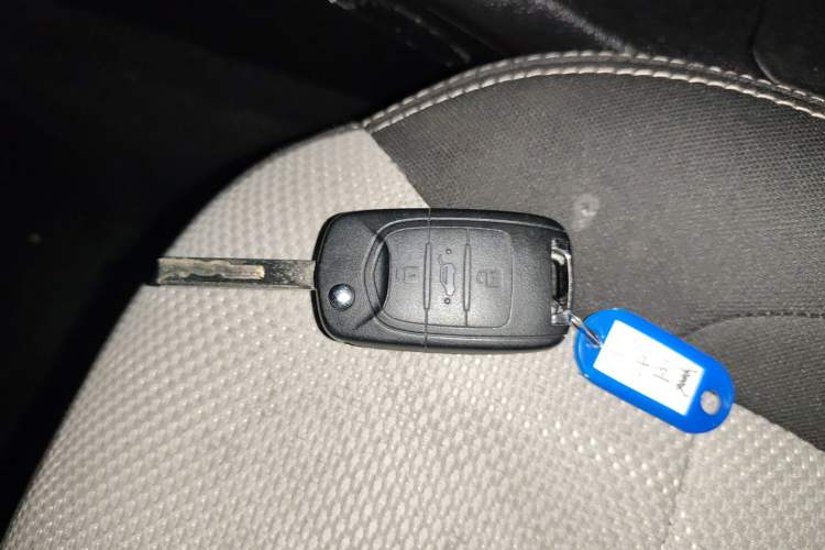 Used Wuling Hongguang S3 2019 1.5L Manual Standard Version China VI Standard Vehicle Key