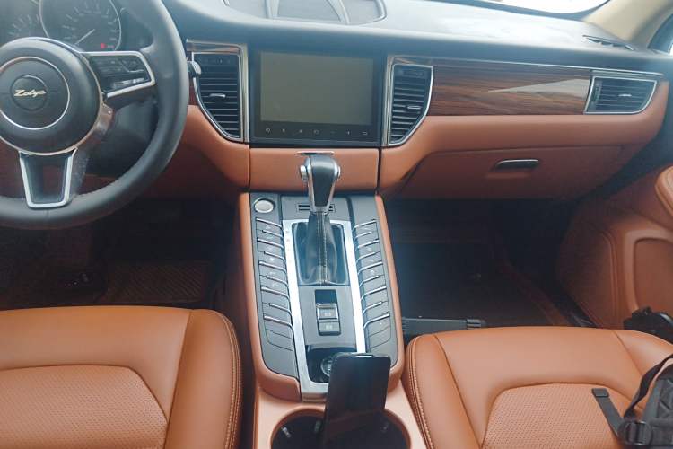 Used Zotye SR9 2017 2.0T Automatic Ultimate Light Edition
