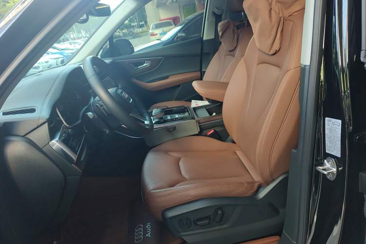 Used Audi Q7 2023 45 TFSI quattro S line Sport model