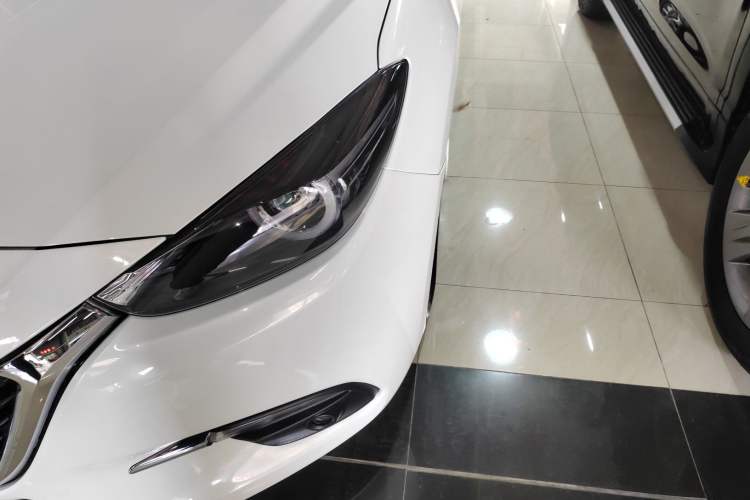 Used Mazda Mazda 3 Axela 2017 Sedan 1.5L Automatic Luxury Model China VI Standard