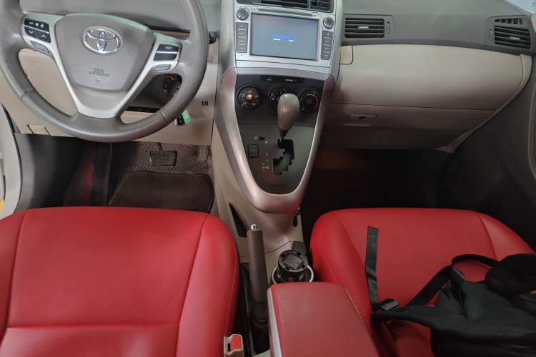 Used Toyota Verso 2015 180E CVT Crossover Edition