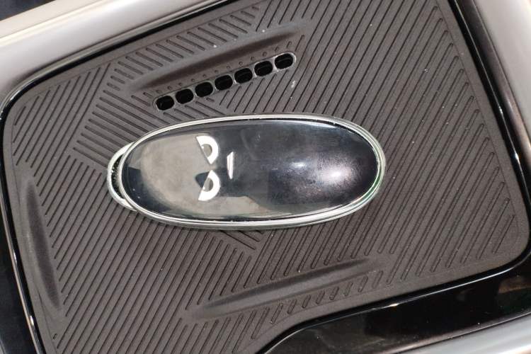 Used Dongfeng NAMMI 01 2024 New Edition 330 Plus Smart+ Interior 1