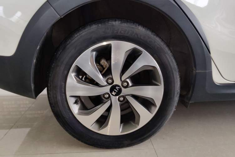 Used Kia KX Cross 2017 1.4L AT GLS