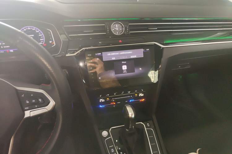 Used Volkswagen Magotan 2020 330TSI DSG Luxury Edition Audio And AC Panel