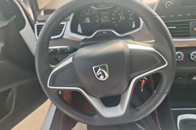 Used Baojun 310W 2017 1.5L Manual Comfort Version China V