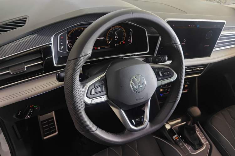 Used Volkswagen Tiguan L 2024 330TSI Automatic Two-Wheel Drive R-Line Enhanced Edition