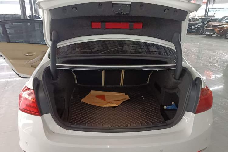 Used BMW 3 Series 2015 320Li Fashion Model
