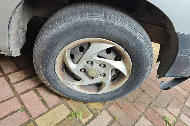 Used JAC Group Refine 2011 2.0L Shuttle Gasoline Standard Edition HFC4GA3 Right Front Wheel Hub