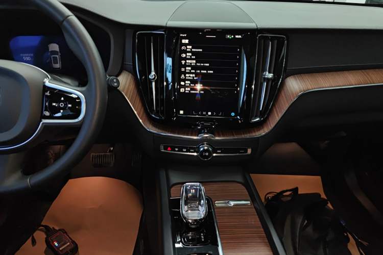 Used Volvo XC60 2025 B5 Four-Wheel Drive Smart & Advanced Luxury Edition
