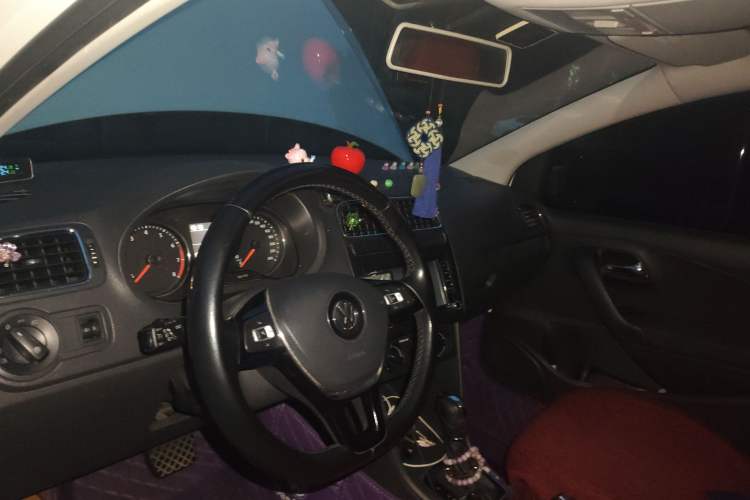 Used Volkswagen Polo 2016 1.6L Automatic Comfort Model
