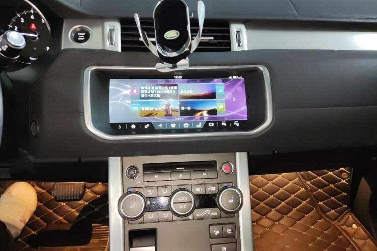 Used Land Rover Range Rover Evoque 2018 240 PS SE Smart Brilliance Edition
