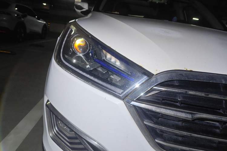 Used Zotye T300 2017 1.5T CVT Luxury Model Right Front Headlight