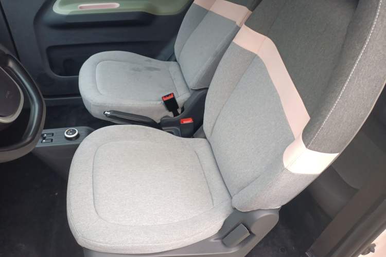 Used Wuling Hongguang MINIEV 2022 Macaron Premium Model – Lithium Iron Phosphate