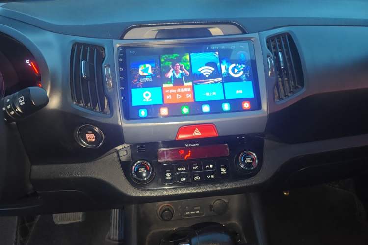 Used Kia Sportage R 2011 2.0L Automatic Two-Wheel Drive Premium Edition Audio And AC Panel