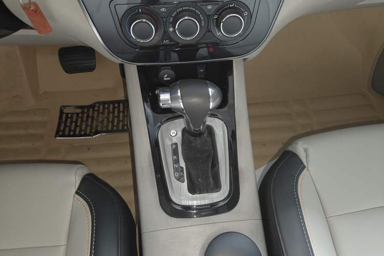 Used FORTHING Joyear XV 2016 1.6L CVT Luxury Model