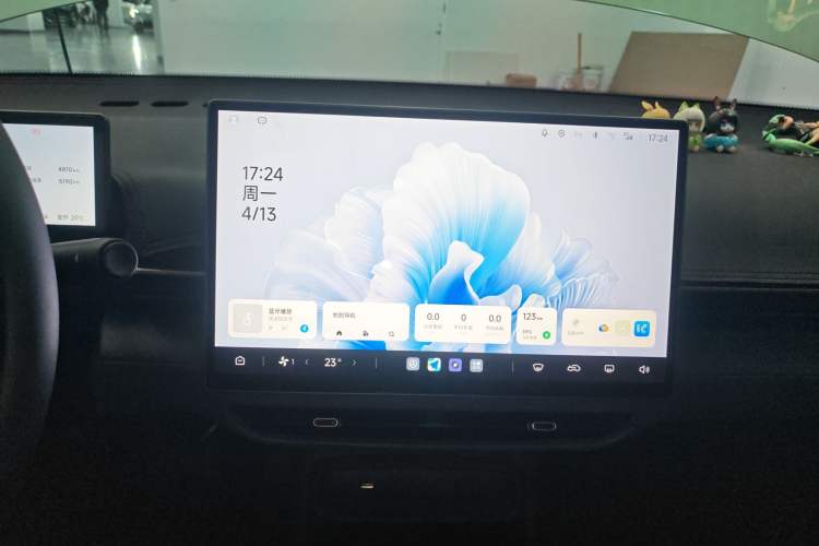 Used ARCFOX T1 2025 Model 320 PRO Audio And AC Panel